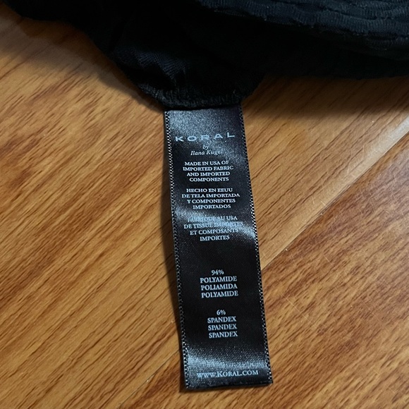 Koral Black Racerback Lightweight Tank Size Medium - Picture 2 of 7